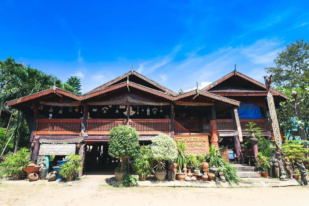 Wat Ton Keaw Museum