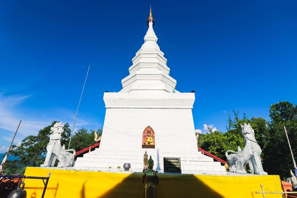 วัดพระธาตุดอยห้างบาตร