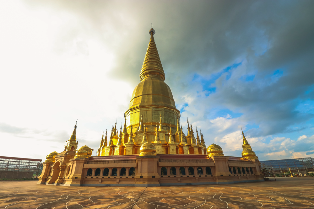 Wat Maha Chedi Sri Wiang Chai