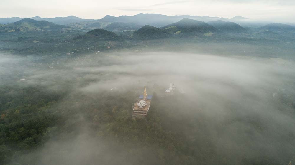 วัดพระพุทธบาทผาหนาม