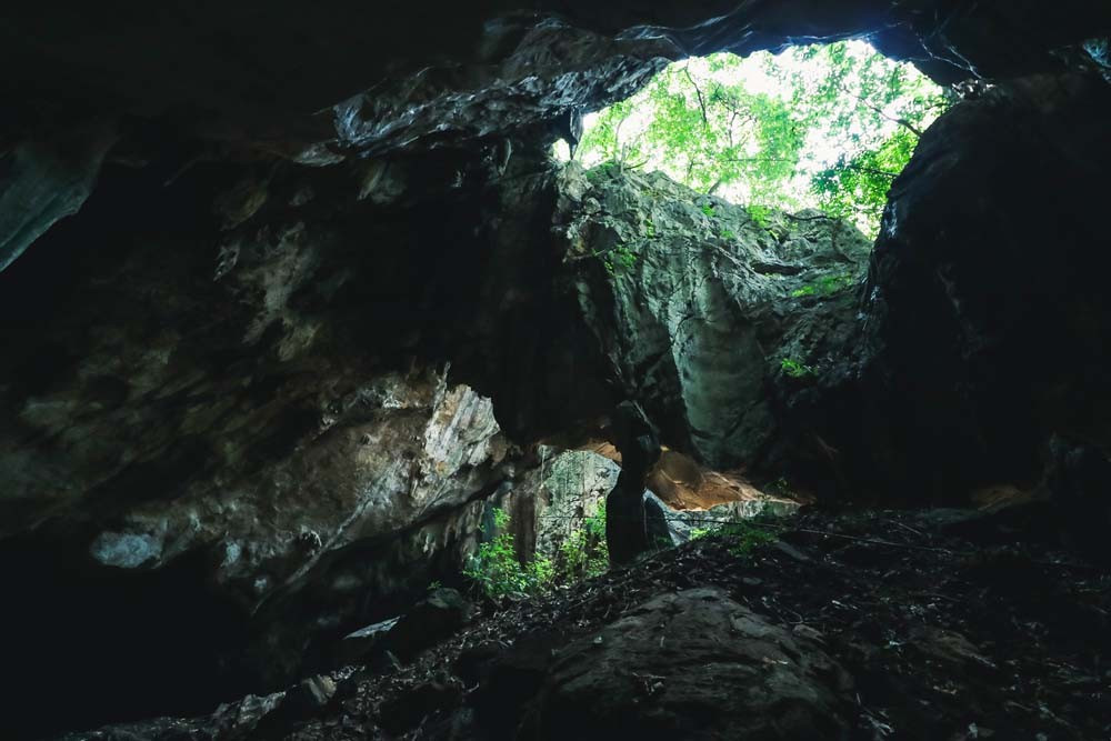 Luang Pha Wiang Cave