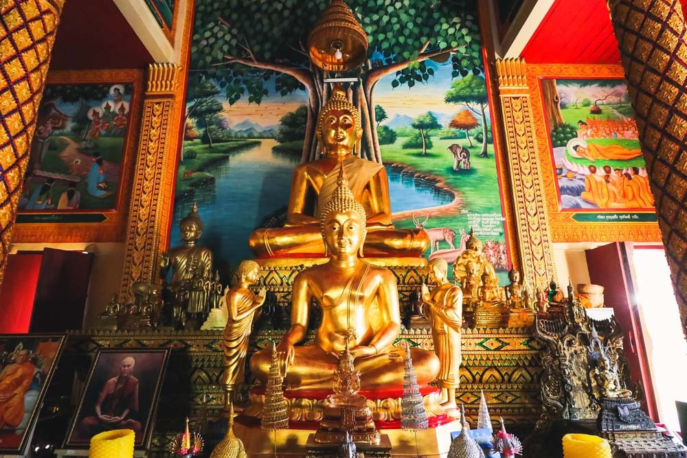 Wat Phra That Ha-Doung