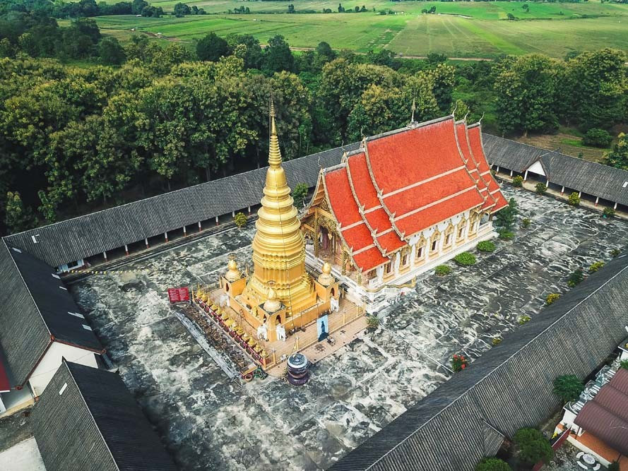 Phra that duang deaw寺庙