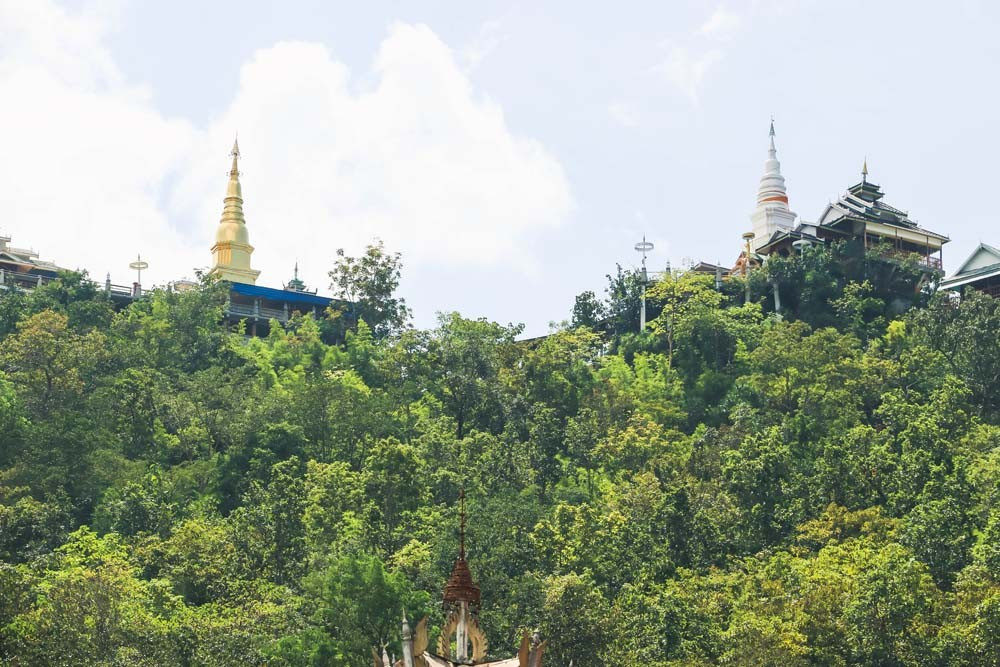 วัดพระพุทธบาทผาหนาม