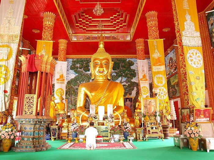 Ban Lao Temple, Phra Chao Ta Khiew (Green Eyes God)