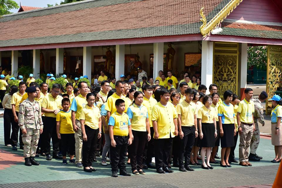 ประชาชนชาวจังหวัดลำพูน หลายร้อยคนร่วมสมัคร จิตอาสาเฉพาะกิจ พระราชพิธีบรมราชาภิเษก ซึ่งประชาชนจิตอาสาที่ลงทะเบียนจะได้รับหมวกและผ้าพันคอพระราชทาน และมีส่วนร่วมในการจัดราชพิธีฯ