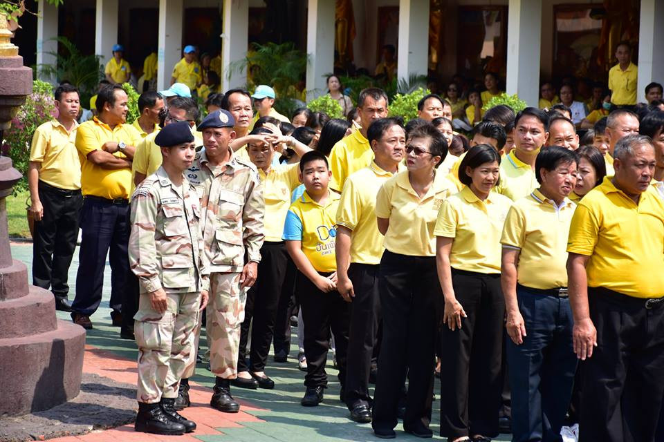 ประชาชนชาวจังหวัดลำพูน หลายร้อยคนร่วมสมัคร จิตอาสาเฉพาะกิจ พระราชพิธีบรมราชาภิเษก ซึ่งประชาชนจิตอาสาที่ลงทะเบียนจะได้รับหมวกและผ้าพันคอพระราชทาน และมีส่วนร่วมในการจัดราชพิธีฯ