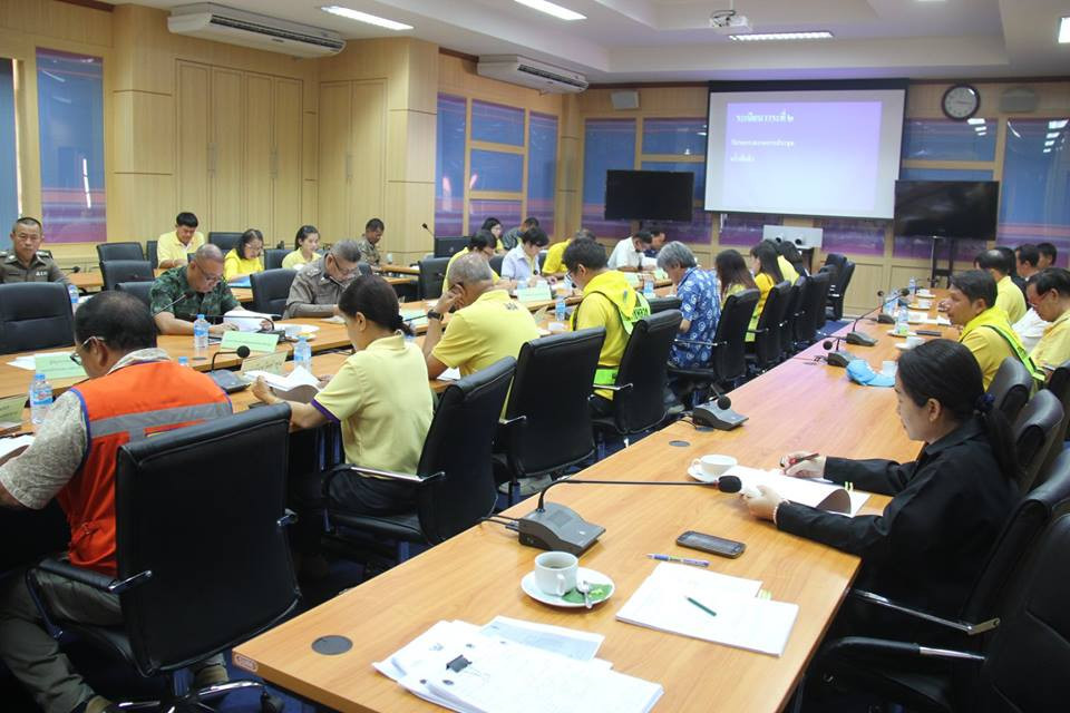 จังหวัดลำพูนประชุมติดตามสถานการณ์ การป้องกันและลดอุบัติเหตุช่วงเทศกาลสงกรานต์ 2562 ซึ่งสถิติการเกิดอุบัติเหตุในพื้นที่จังหวัดลำพูน จนถึงวันที่ 14 เมษายน 2562 มีอุบัติเหตุเกิดขึ้น 31 ครั้ง ผู้บาดเจ็บ 33 คน มีผู้เสียชีวิต 1 คน