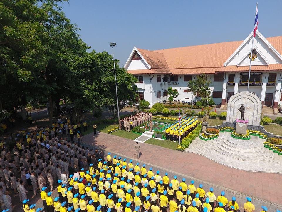 ผู้ว่าราชการจังหวัดลำพูน พร้อมด้วย ศาล ทหาร ตำรวจ หัวหน้าส่วนราชการจังหวัด และพสกนิกรชาวจังหวัดลำพูน ร่วมพิธีปลูกต้นไม้มงคลพระราชทาน เพื่อเฉลิมพระเกียรติเนื่องในโอกาสมหามงคลพระราชพิธีบรมราชาภิเษก พุทธศักราช 2562 ณ บริเวณด้านหน้า ศาลากลางจังหวัดลำพูน