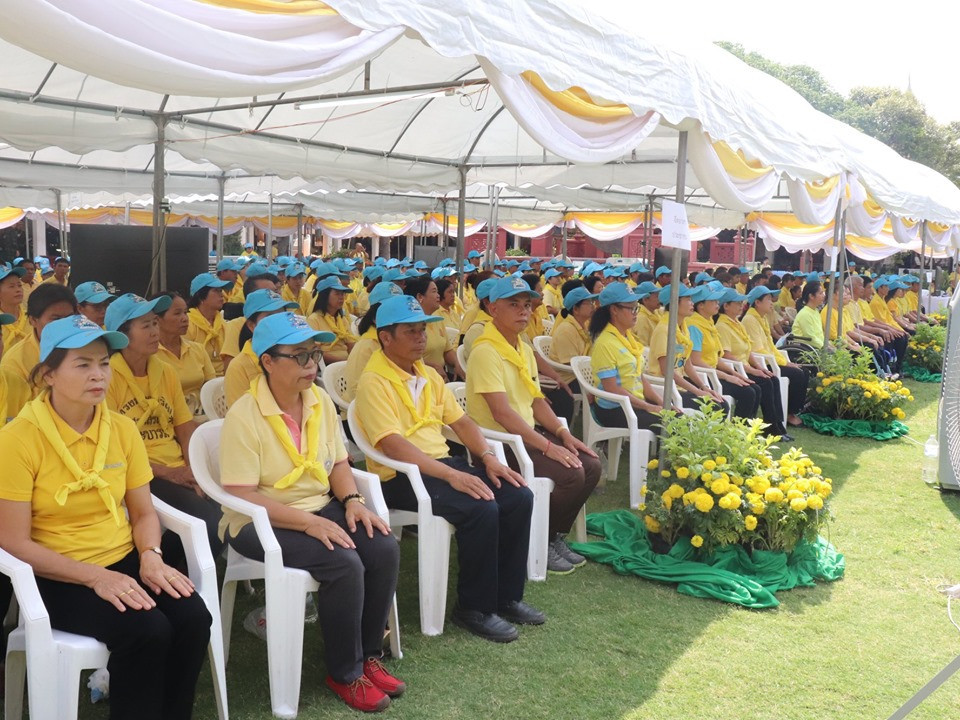 จิตอาสาจังหวัดลำพูน นับ 1,000 คน ร่วมรับชมการถ่ายทอดสดพระราชพิธีบรมราชาภิเษก ด้วยความปลื้มปีติ