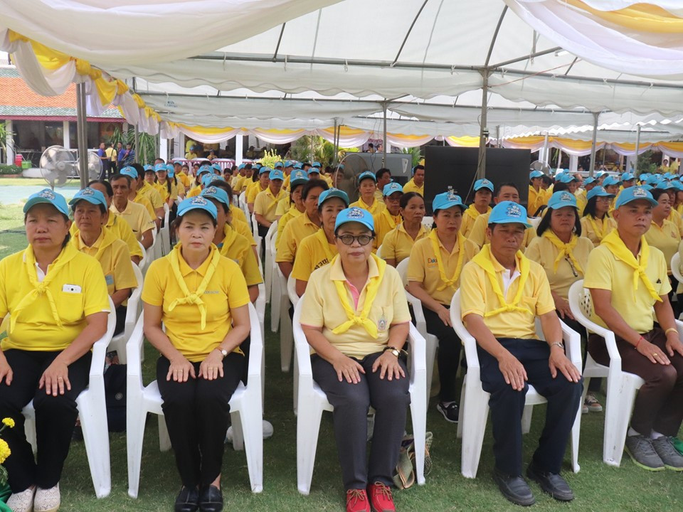 จิตอาสาจังหวัดลำพูน นับ 1,000 คน ร่วมรับชมการถ่ายทอดสดพระราชพิธีบรมราชาภิเษก ด้วยความปลื้มปีติ