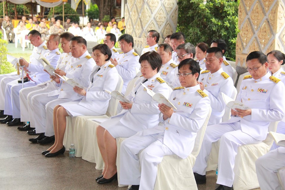 จังหวัดลำพูนประกอบพิธีเจริญพระพุทธมนต์ถวายพระพรชัยมงคลเฉลิมพระเกียรติ เนื่องในโอกาสมหามงคลพระราชพิธีบรมราชาภิเษก ณ วิหารหลวง วัดพระธาตุหริภุญชัย วรมหาวิหาร อำเภอเมือง จังหวัดลำพูน