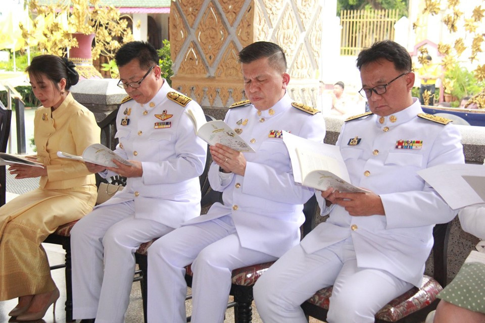 จังหวัดลำพูนประกอบพิธีเจริญพระพุทธมนต์ถวายพระพรชัยมงคลเฉลิมพระเกียรติ เนื่องในโอกาสมหามงคลพระราชพิธีบรมราชาภิเษก ณ วิหารหลวง วัดพระธาตุหริภุญชัย วรมหาวิหาร อำเภอเมือง จังหวัดลำพูน