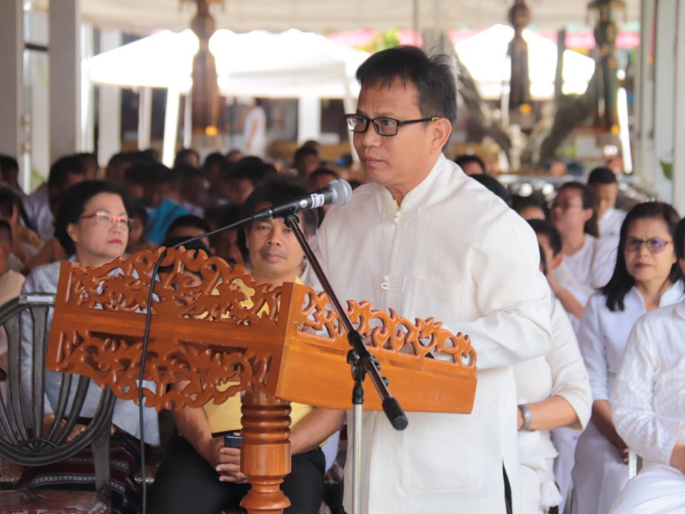 พุทธศาสนิกชนชาวจังหวัดลำพูนร่วม สืบสานอนุรักษ์ประเพณีและวัฒนธรรมอันดีงาม ในเทศกาลเข้าพรรษา โดยร่วมกันประกอบพิธีหล่อเทียนพรรษา จำนวน 9 เล่ม เพื่อนำไปร่วมงานแห่เทียนพรรษา ในวันที่ 12 กรกฎาคม 2562 นี้