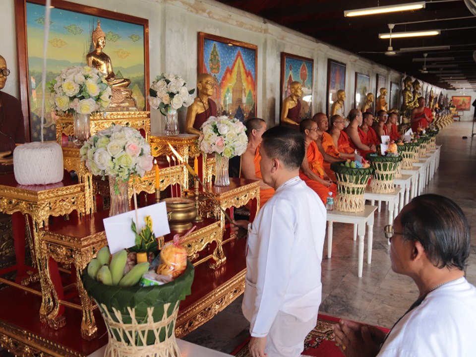 พุทธศาสนิกชนชาวจังหวัดลำพูนร่วม สืบสานอนุรักษ์ประเพณีและวัฒนธรรมอันดีงาม ในเทศกาลเข้าพรรษา โดยร่วมกันประกอบพิธีหล่อเทียนพรรษา จำนวน 9 เล่ม เพื่อนำไปร่วมงานแห่เทียนพรรษา ในวันที่ 12 กรกฎาคม 2562 นี้