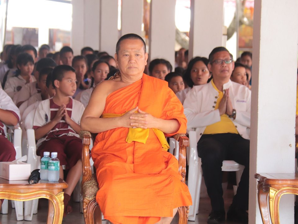 พุทธศาสนิกชนชาวจังหวัดลำพูนร่วม สืบสานอนุรักษ์ประเพณีและวัฒนธรรมอันดีงาม ในเทศกาลเข้าพรรษา โดยร่วมกันประกอบพิธีหล่อเทียนพรรษา จำนวน 9 เล่ม เพื่อนำไปร่วมงานแห่เทียนพรรษา ในวันที่ 12 กรกฎาคม 2562 นี้