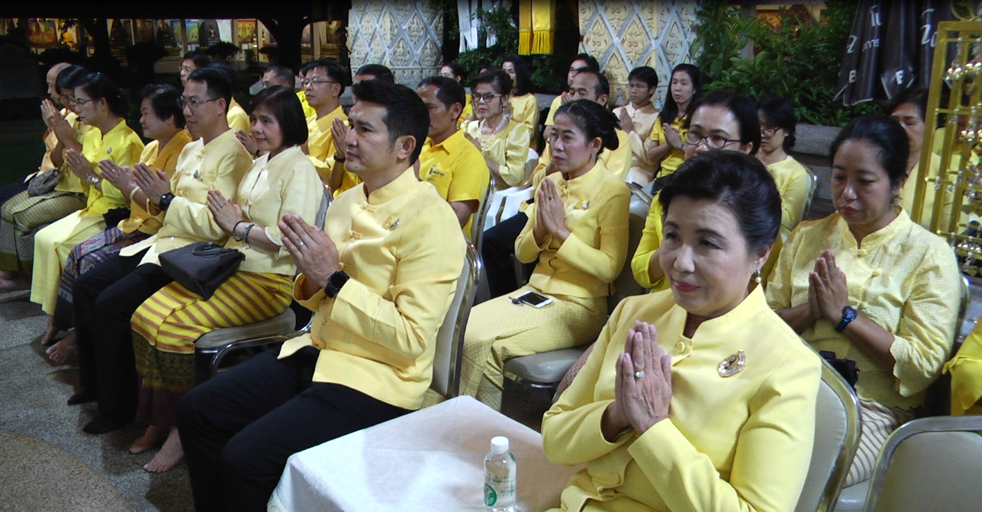 จังหวัดลำพูนประกอบพิธีแสดงพระธรรมเทศนา บทเทศนา "ภูมิกถา" เรื่องดินและวันดินโลก และพิธีจริญพระพุทธมนต์ และเจริญจิตตภาวนาเพื่อถวายเป็นพระราชกุศล เนื่องในวันพ่อแห่งชาติ