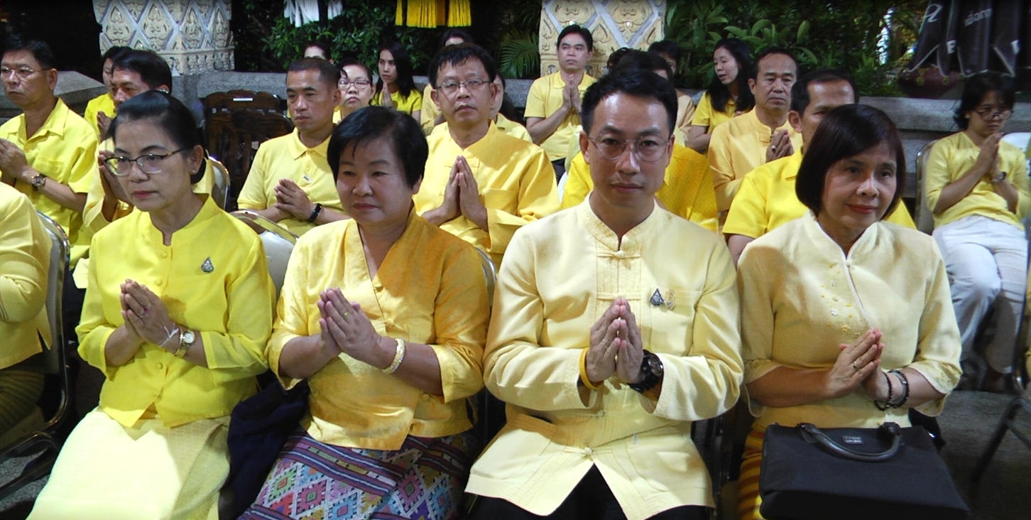 จังหวัดลำพูนประกอบพิธีแสดงพระธรรมเทศนา บทเทศนา "ภูมิกถา" เรื่องดินและวันดินโลก และพิธีจริญพระพุทธมนต์ และเจริญจิตตภาวนาเพื่อถวายเป็นพระราชกุศล เนื่องในวันพ่อแห่งชาติ