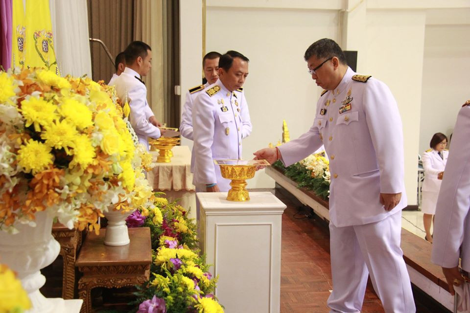 จังหวัดลำพูน ประกอบพิธีรับพระราชทานพระบรมฉายาลักษณ์ พระบาทสมเด็จพระวชิรเกล้าเจ้าอยู่หัว และสมเด็จ พระบรมราชินี เนื่องในโอกาสมหามงคลพระราชพิธีบรมราชาภิเษก พุทธศักราช 2562