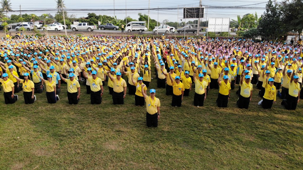 ผู้ว่าราชการจังหวัดลำพูน นำประชาชนจิตอาสาชาวจังหวัดลำพูน กว่าพันคนร่วมกิจกรรมจิตอาสา “เราทำความ ดี ด้วยหัวใจ ” ครั้งที่ 1 ประจำปี 2562 ปรับปรุงภูมิทัศน์ บริเวณโดยรอบโรงเรียนเฉลิมพระเกียรติ 48 พรรษา และกำจัดวัชพืชที่กีดขวางทางลำน้ำแม่กวง