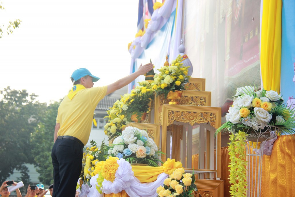 ผู้ว่าราชการจังหวัดลำพูน นำประชาชนจิตอาสาชาวจังหวัดลำพูน กว่าพันคนร่วมกิจกรรมจิตอาสา “เราทำความ ดี ด้วยหัวใจ ” ครั้งที่ 1 ประจำปี 2562 ปรับปรุงภูมิทัศน์ บริเวณโดยรอบโรงเรียนเฉลิมพระเกียรติ 48 พรรษา และกำจัดวัชพืชที่กีดขวางทางลำน้ำแม่กวง